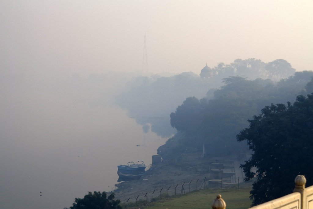 75 AGRA.JPG